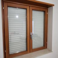 Finestre il legno, con doppio vetro camera