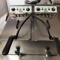  friggitrice con due vasche 10+10 e con presa