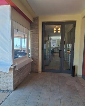 Locale commerciale bar/pasticceria