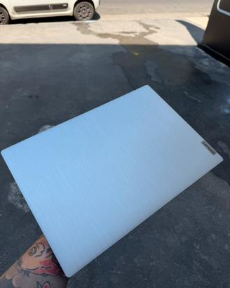 Lenovo Ideapad slim 3