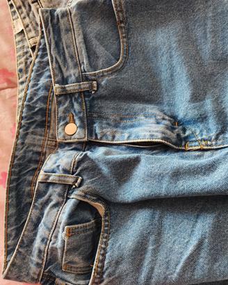 jeans mom corti alla caviglia 