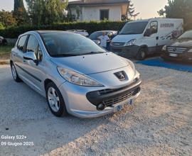 Peugeot 207 1.4 8V 75CV 5p. ONE Line