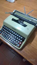Macchina da scrivere Olivetti Lettera 32