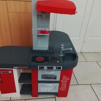 Cucina giocattolo..