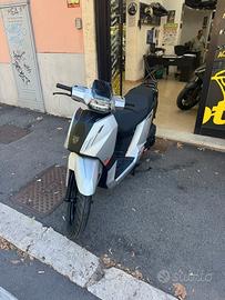 Peugeot Tweet 125 NUOVO 2026 euro 5 - PERMUTE