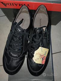 scarpe uovo n.41  in pelle nera .Ditt.Neri Fiardin