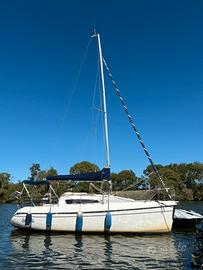 Barca a vela FPMarine 730
