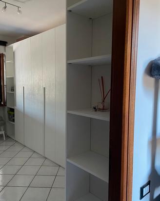 Armadio 6 ante con cabina armadio più  2 librerie