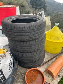 Gomme 215/55 r16