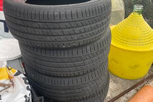 Gomme 215/55 r16