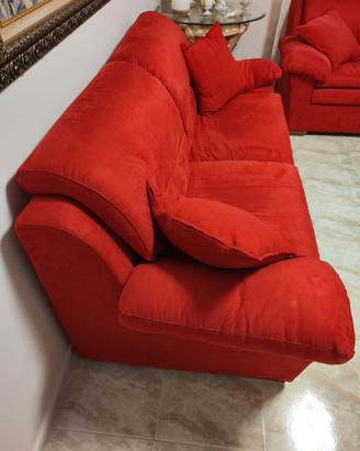 Divani a due posti e un divano letto e tavolino
