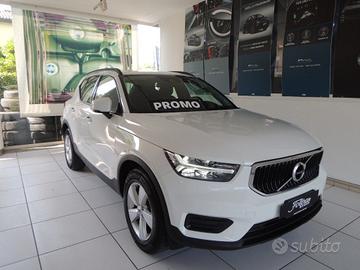 VOLVO XC40 T2 Momentum Core