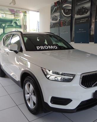VOLVO XC40 T2 Momentum Core