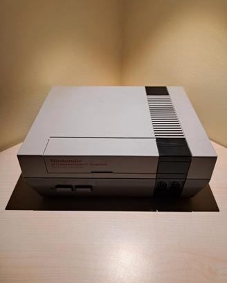 NINTENDO NES + 2 PAD + ACCESSORI