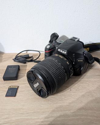 Nikon D5100 con obiettivo 18-105 stabilizzato