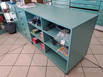 ARREDAMENTO NEGOZIO