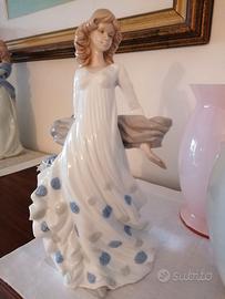 Statua Royal Class con cestino di fiori