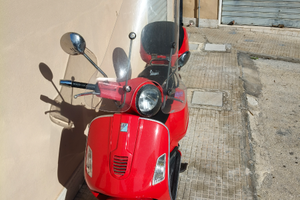 Vespa 300 gts