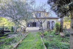 Villa di 230 m² con più di 5 locali a Greve in Chi