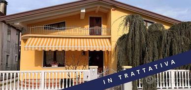 Casa indipendente di 85 m² con più di 5 locali e b