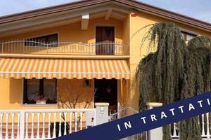 Casa indipendente di 85 m² con più di 5 locali e b