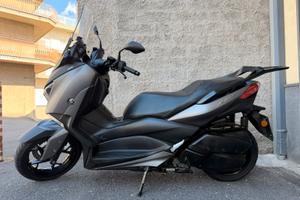 YAMAHA XMAX 300