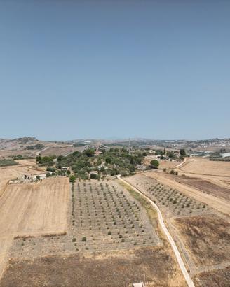 Terreno con fabbricato