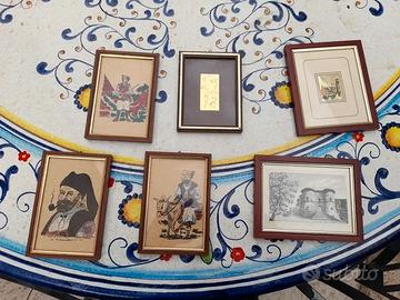 Set di sei piccole cornici decorative con disegni.