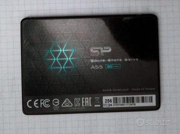 SSD S-ata Silicon Power 256GB con il 99% di salute