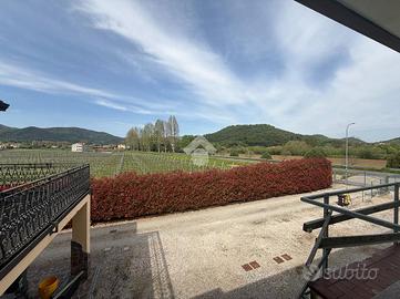 VILLA A SCHIERA A TORREGLIA