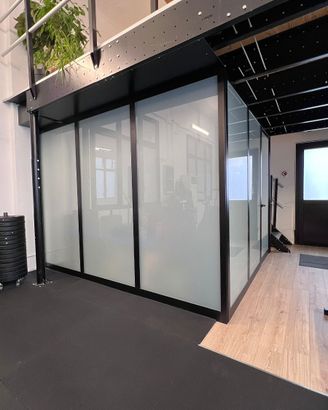 Pareti removibili in vetro opaco per ufficio