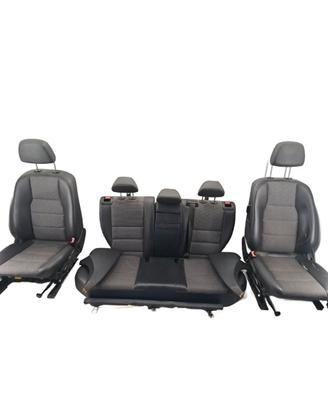 Tappezzeria Mercedes-Benz Classe C 2.2 diesel 2011