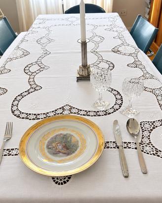 Elegante Tovaglia di pizzo ricamata a mano
