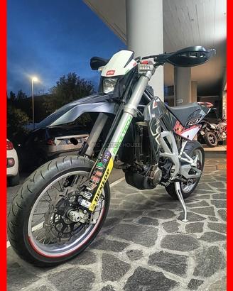 Aprilia sxv 450 +patente a2+0maggi0 casco+rate