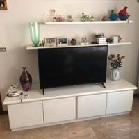 Mobile tv e tre mensole bianco lucido