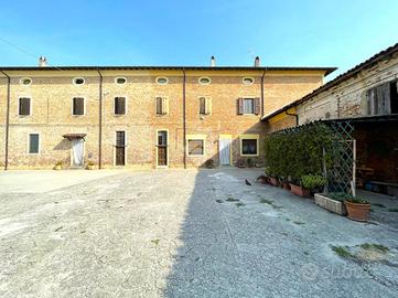 CASA DI CORTE A CINGIA DE' BOTTI