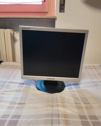 Samsung monitor  Sync master 720N