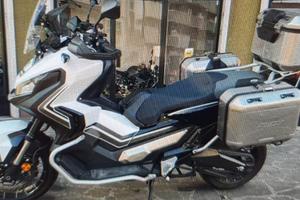 Honda X-ADV 750 (2019) – Travel Edition – Bianco