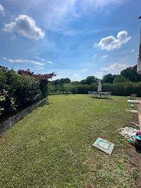 Vendita appartamento con giardino