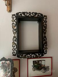 Due piccole mensole / quadro