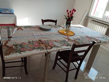 tavolo ,sedie,salotto, tavolino 