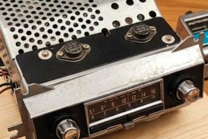 Autoradio d'epoca Autovox RA 112-B - Anni '60