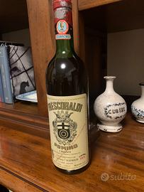 Bottiglie di vino vecchio