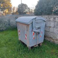 Pattumiera in acciaio