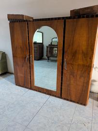 armadio a tre ante 