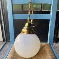 Lampadario a forma di sfera