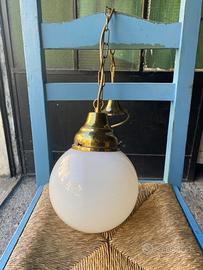 Lampadario a forma di sfera