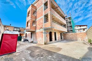 Quadrilocale con 350mq di cortile esclusivo