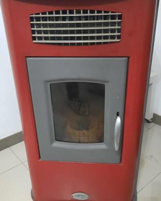 stufa a pellet e nocciolino 
