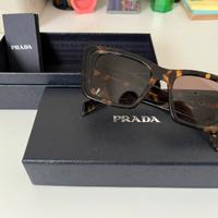 Occhiali da sole Prada con lente graduata